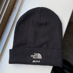 SKIMS x The North Face Onyx Beanie